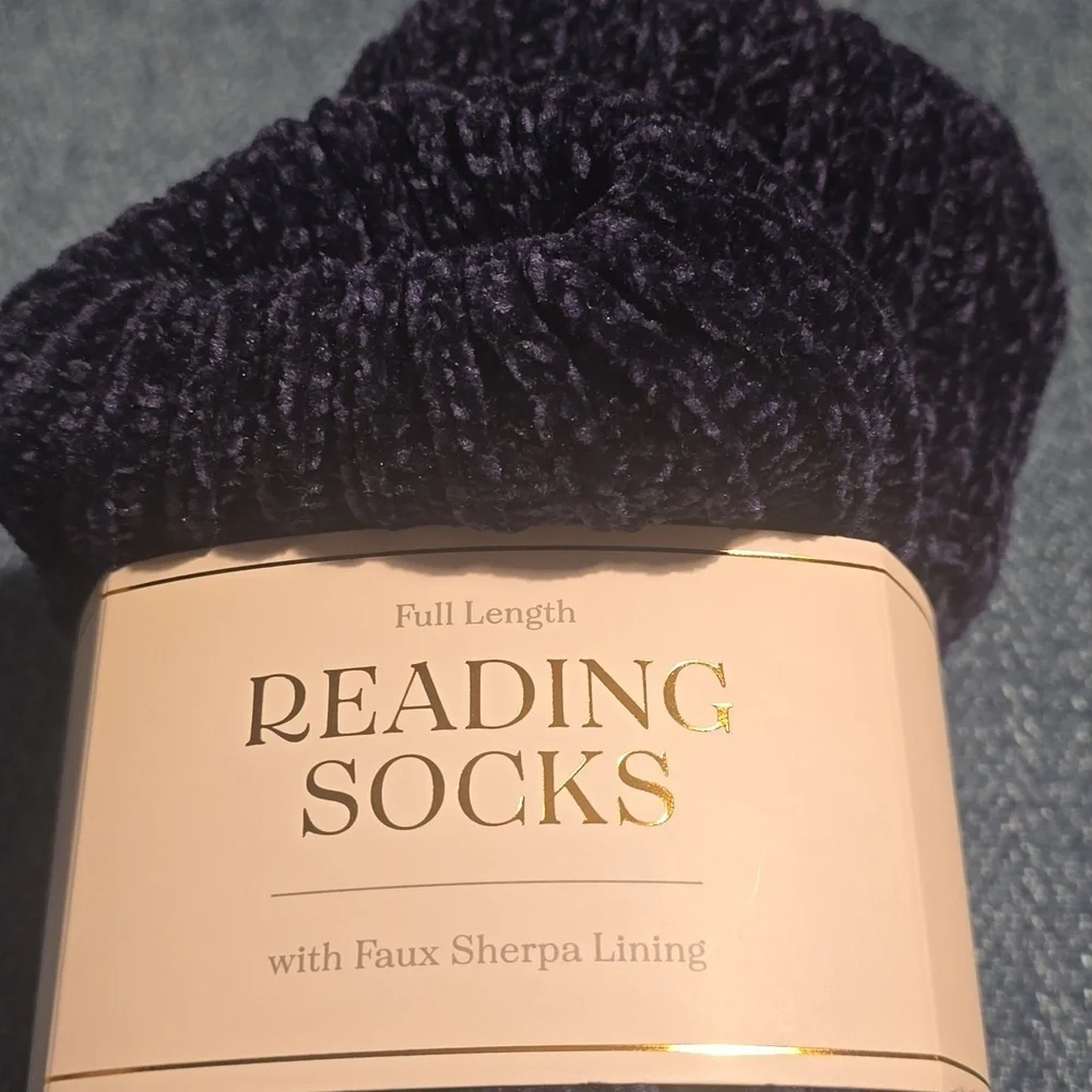 ❤️BUY 5 GET 3 FREE Navy Cable Knit Chenille Reading Sock, Retail $19.99 USD